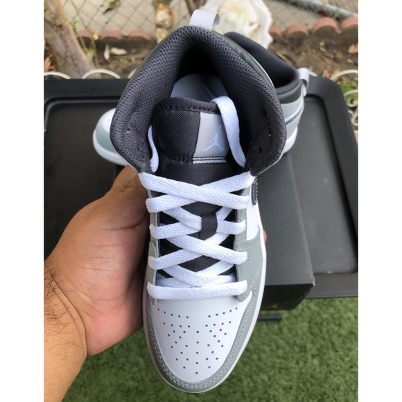 Air Jordan 1 Mid “Light Smoke Grey” Size 10c Toddler - Picture 5 of 8